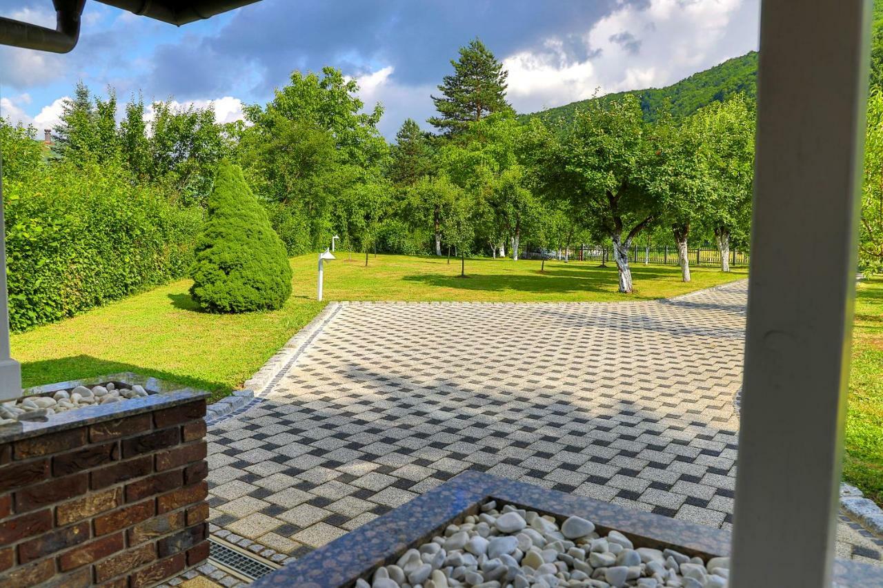 Holiday Home Villa Sara Bihać Exteriör bild