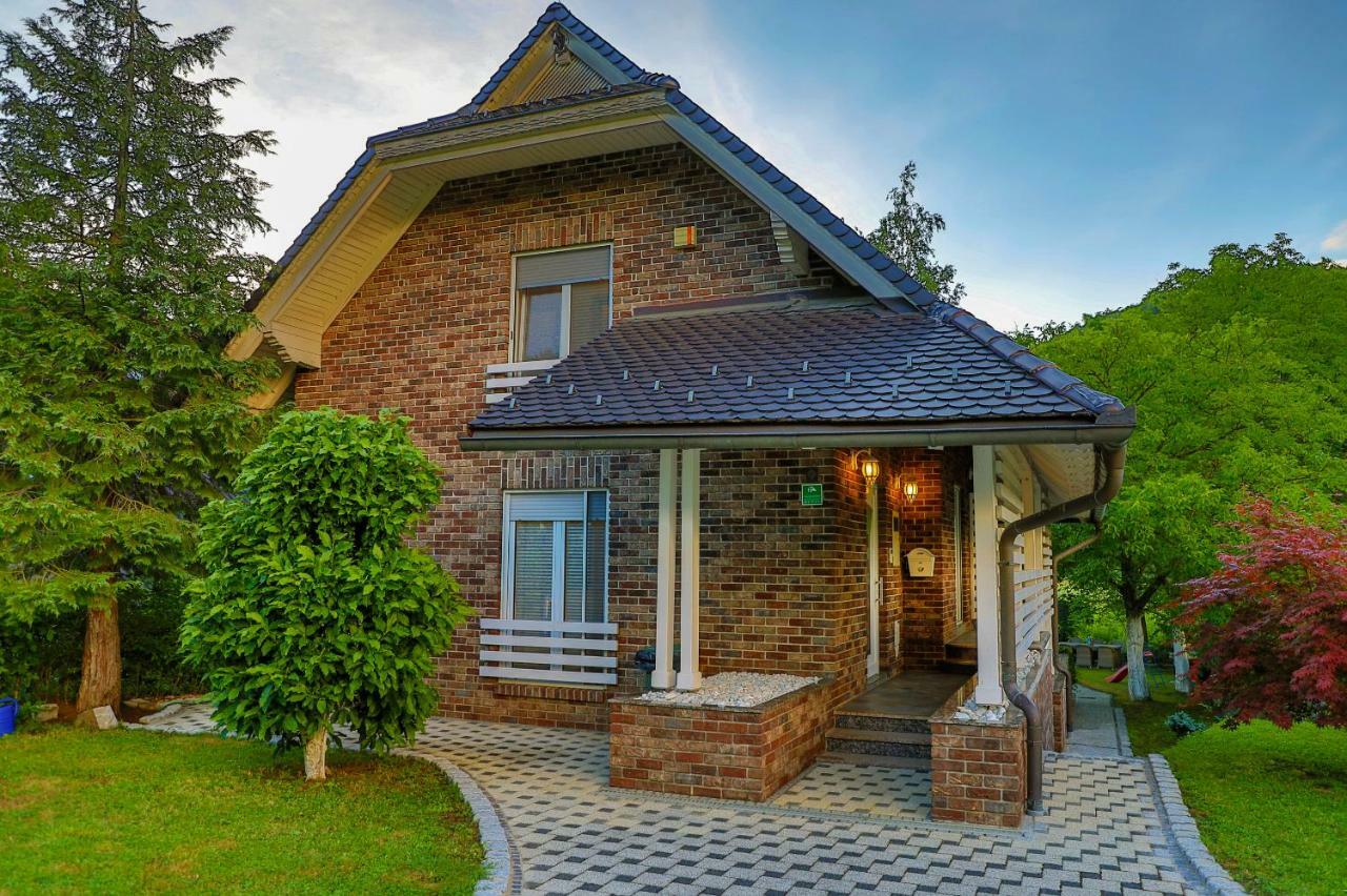 Holiday Home Villa Sara Bihać Exteriör bild